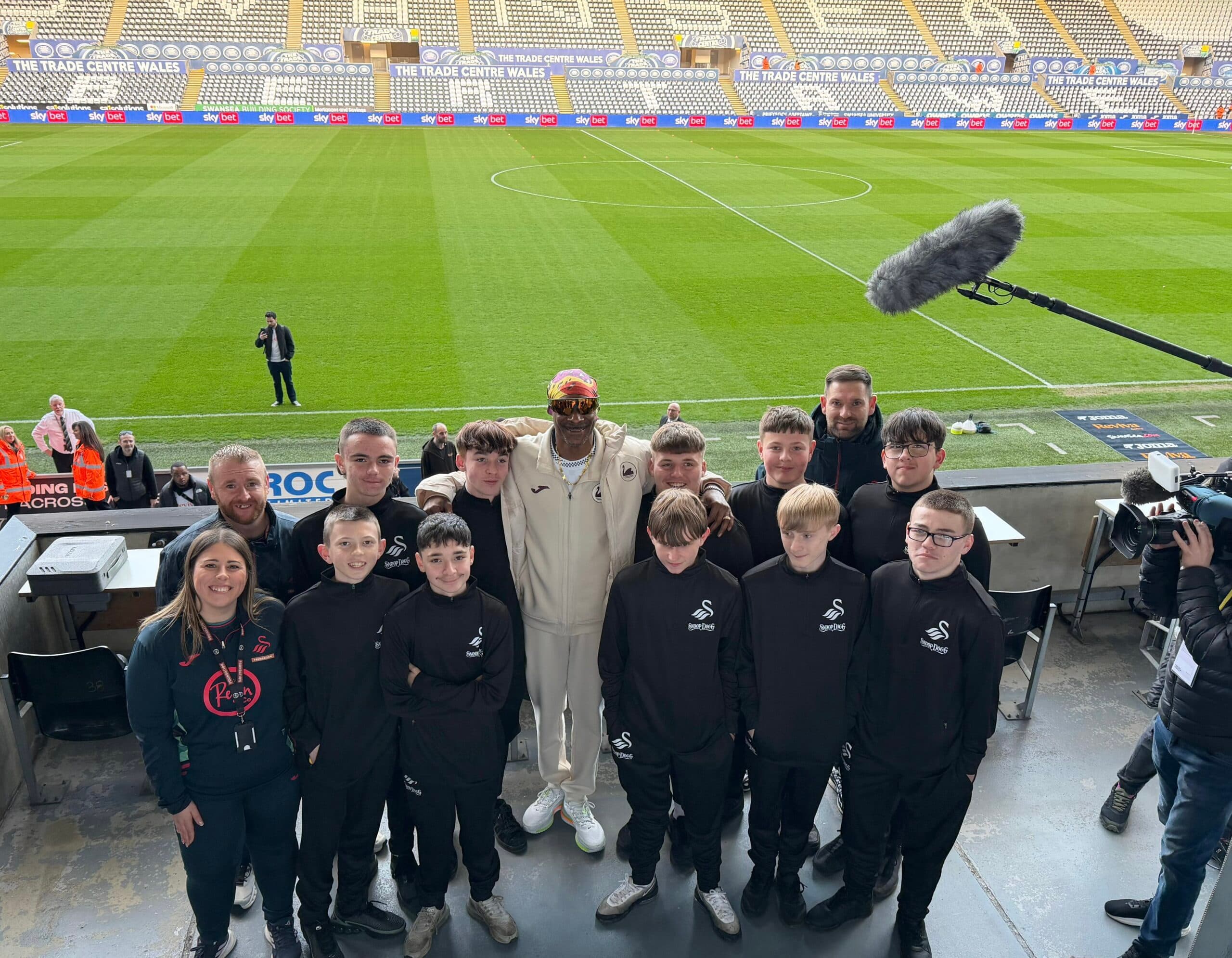 Two worlds, one countdown: Mexico headlines, Snoop Dogg and the road to Street Child World Cup 2026